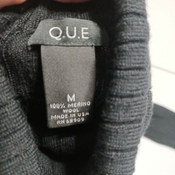 QUE Women Merino Pullover Sweater Black Long Bell Sleeve Turtleneck Cable Knit M - Picture 7 of 12